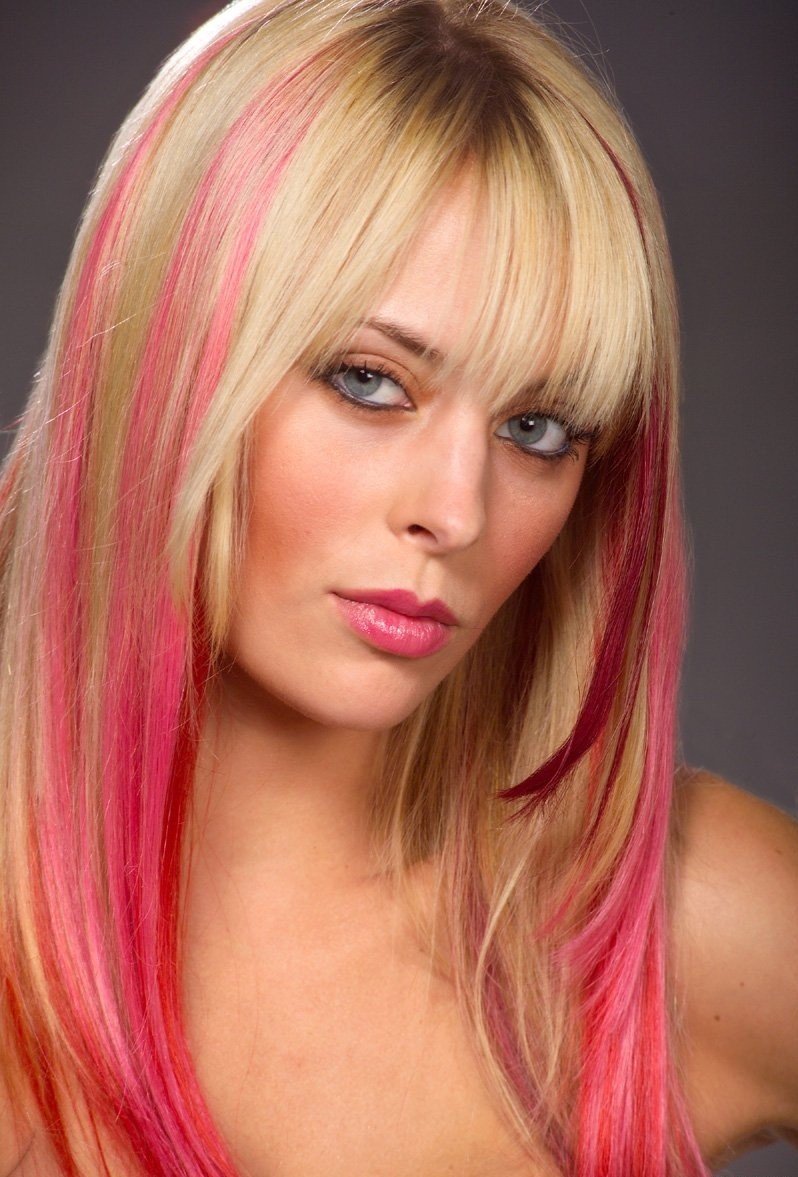 Яркое колорирование светлых волос