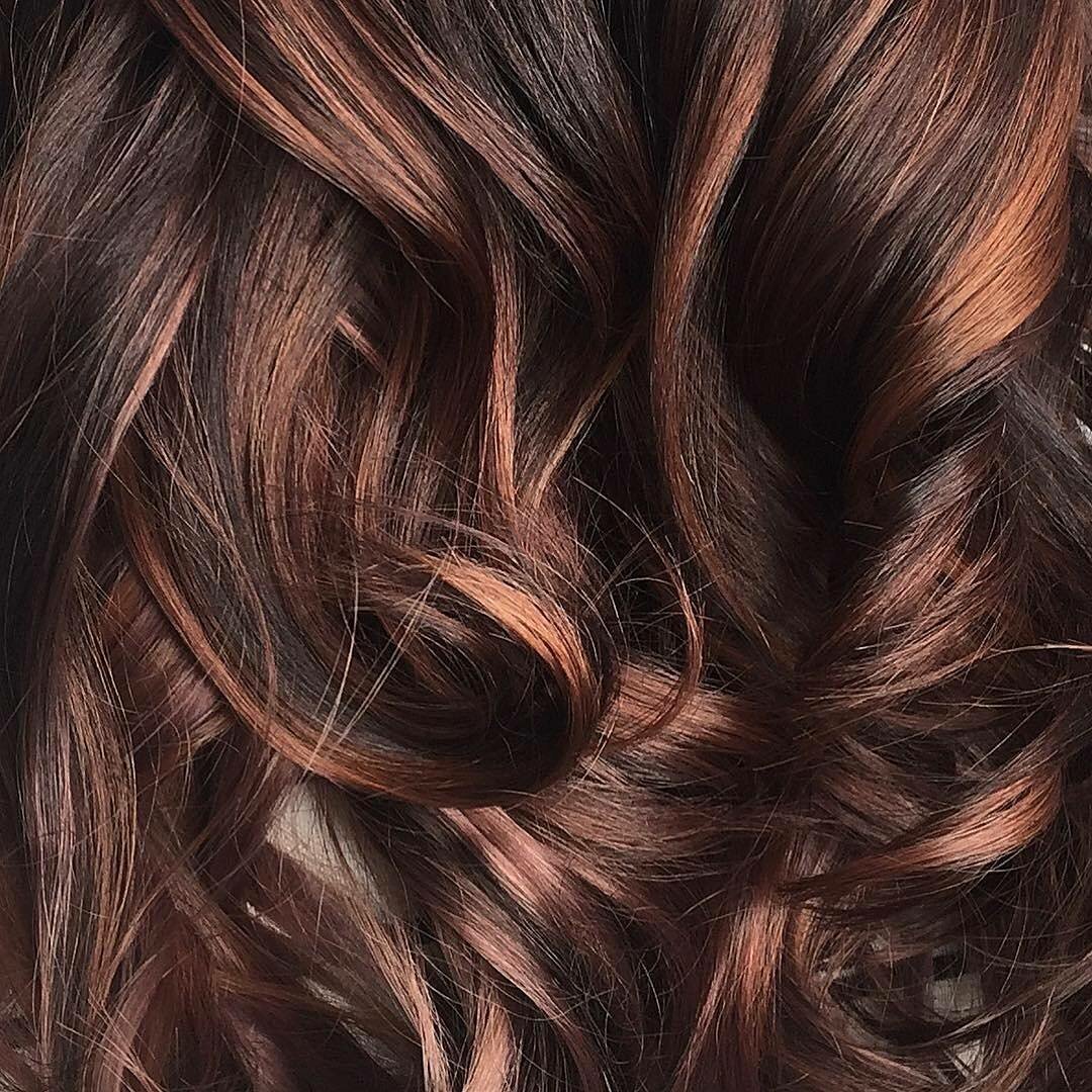 Мелирование на тёмные волосы короткие