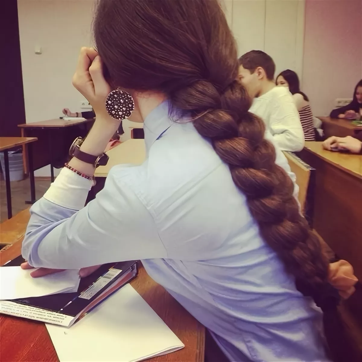 Аниме девушка с косой