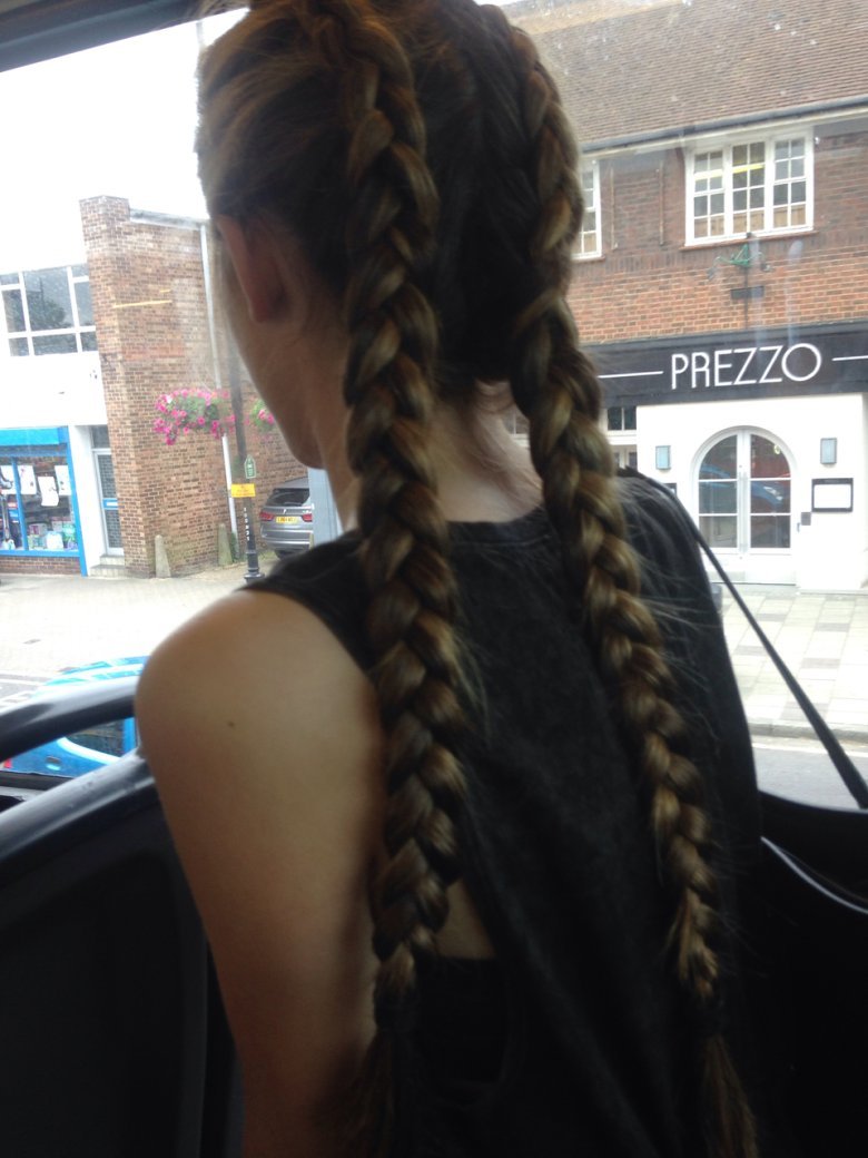 Милые девушки с косичками