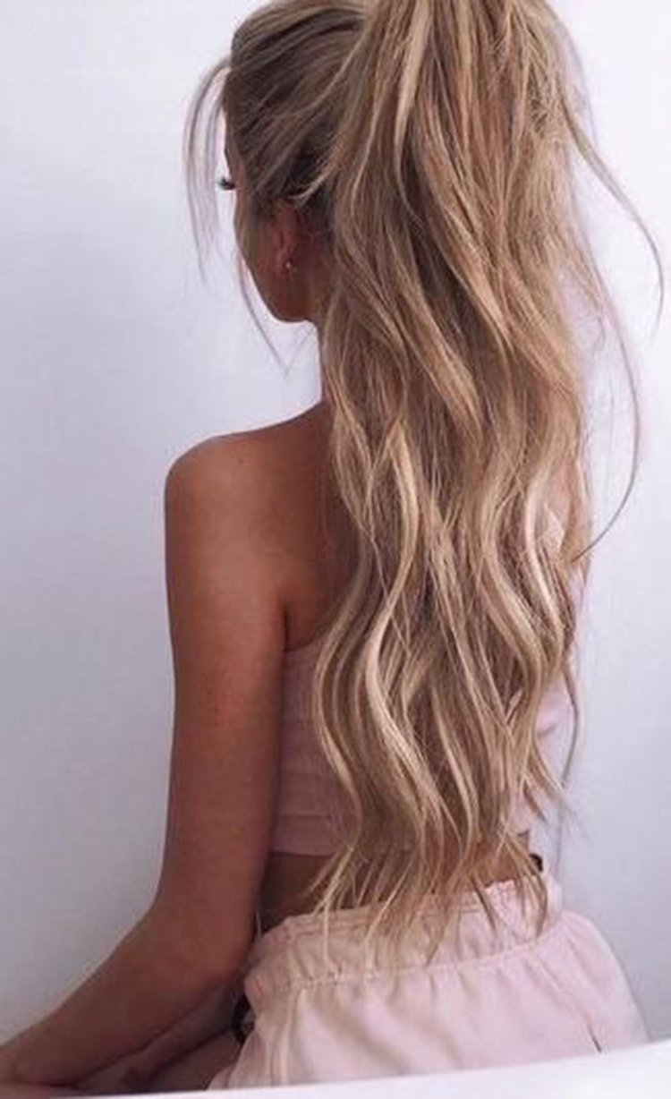 Небрежный объемный хвост