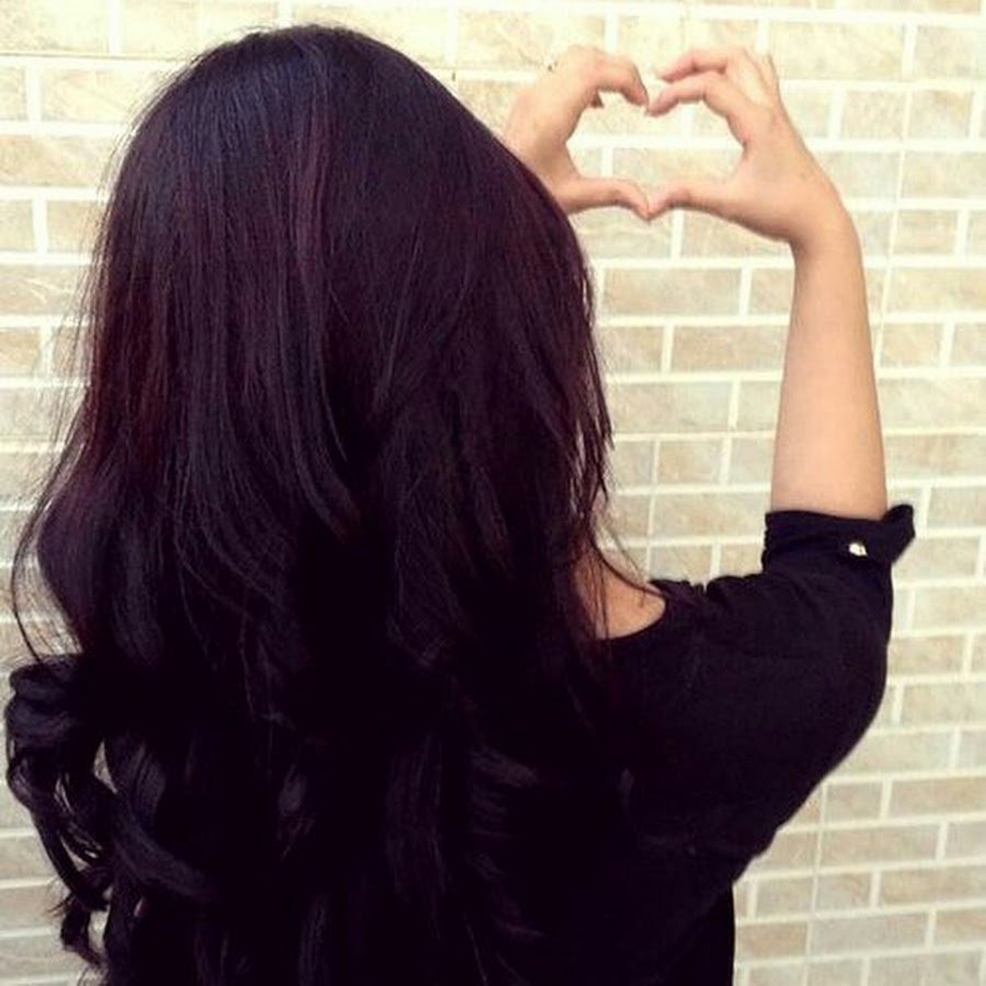 Брюнетка со спины