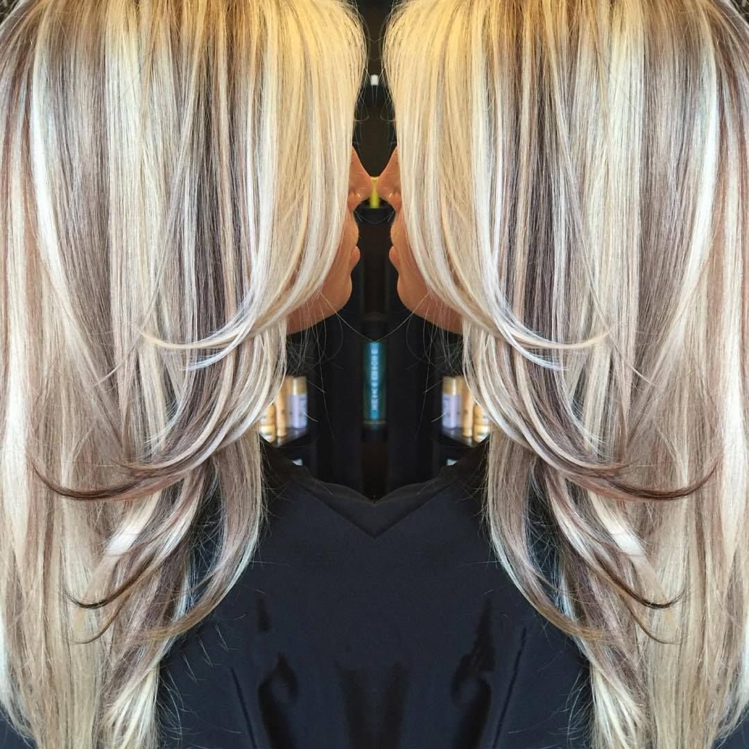 Светлые пряди на темных волосах