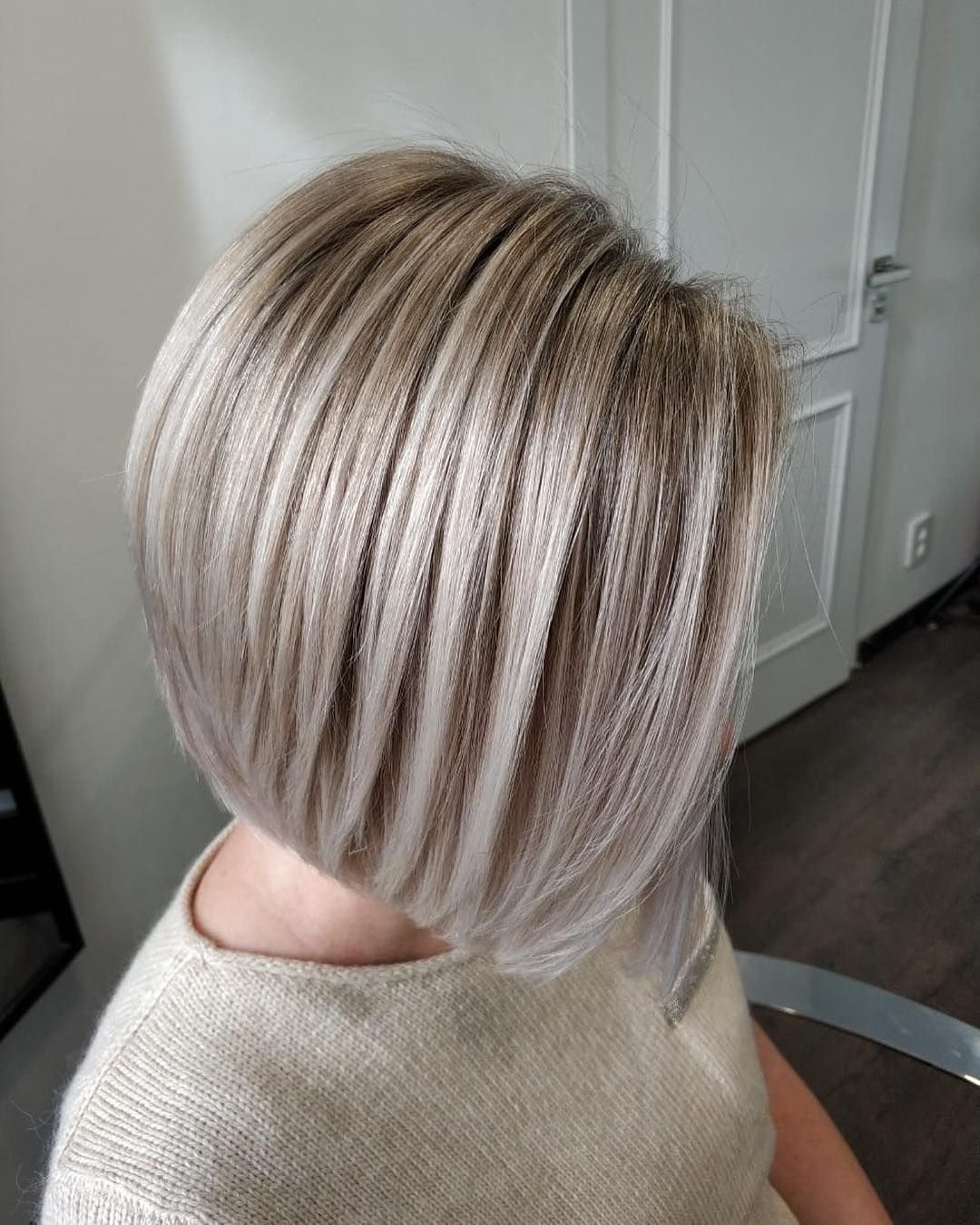 Удлиненное каре мелирование и тонирование