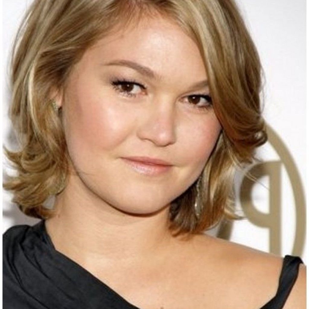 Колорирование волос на стрижку Каскад на средние волосы с челкой