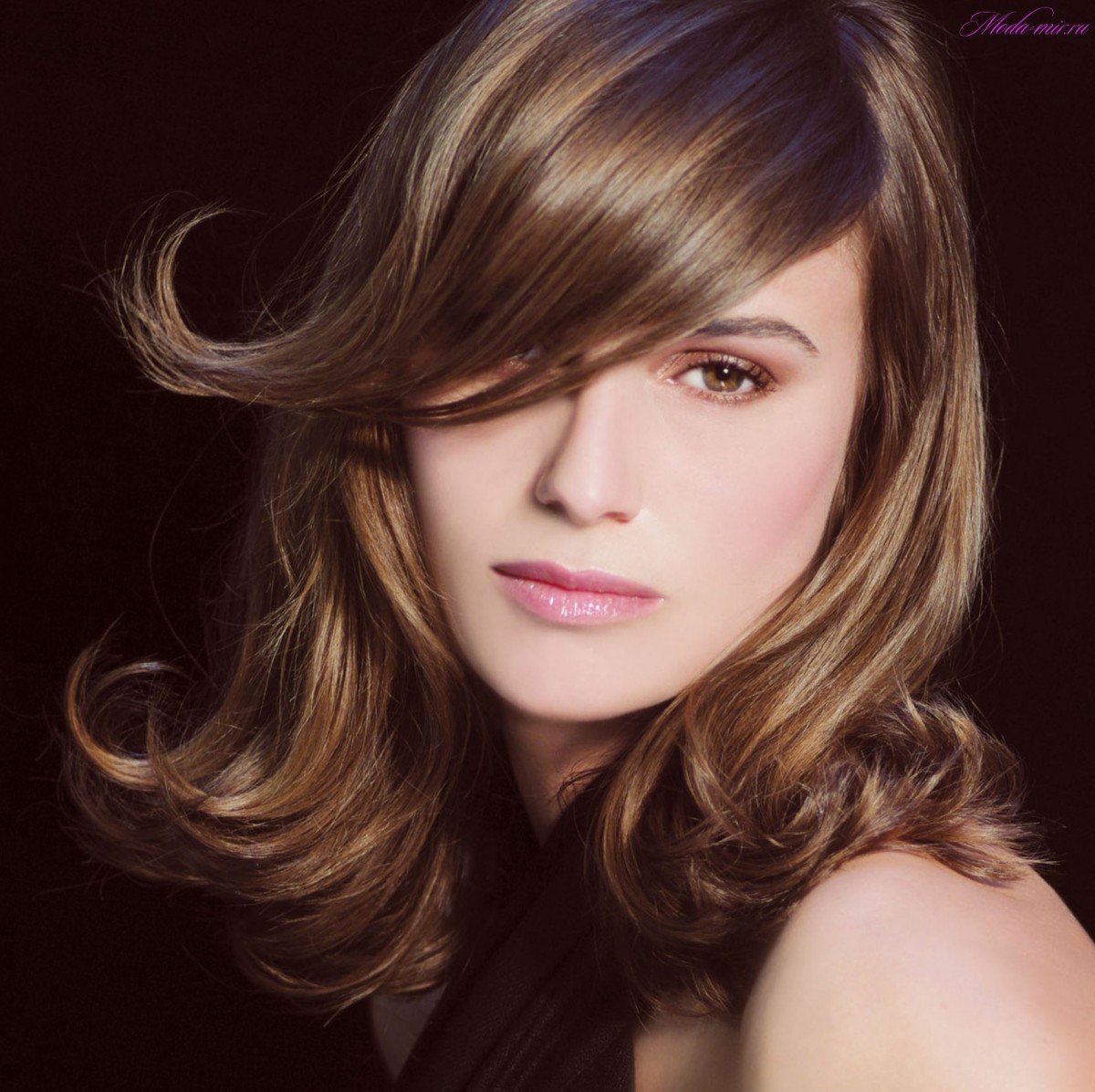 Бейонсе с прямой чёлкой