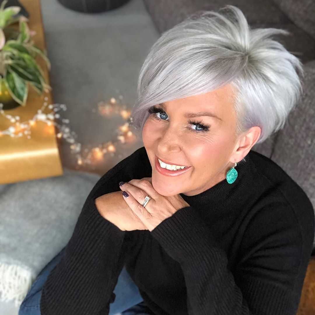 Стрижки для женщин 50+ Боб после 50 Пикси