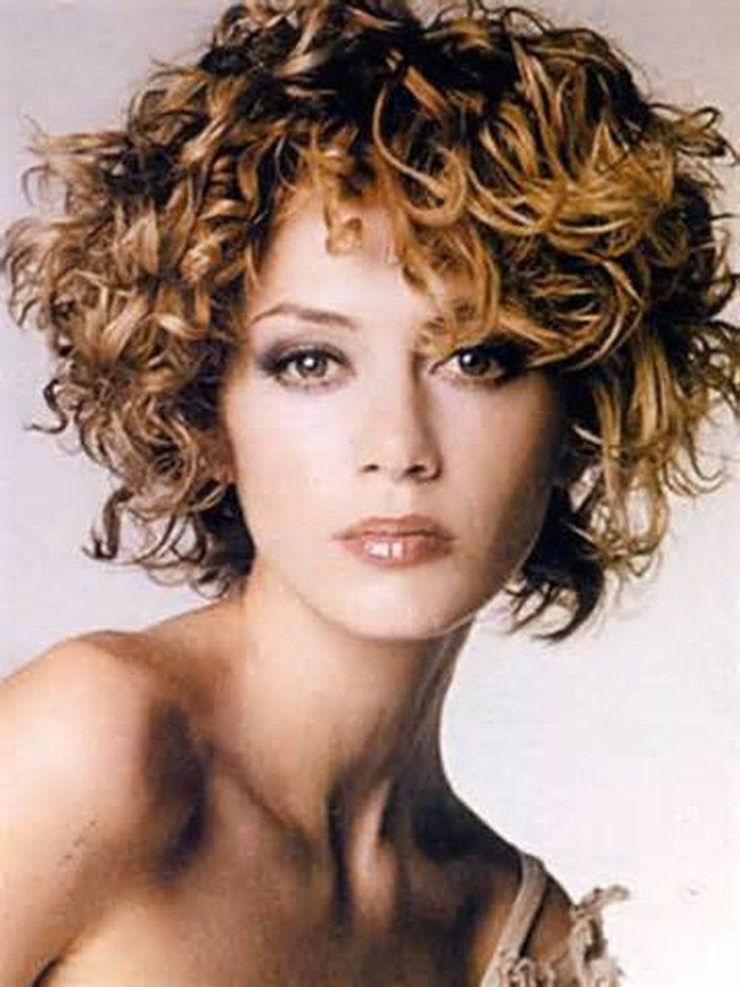 Стрижка Гаврош на короткие волнистые