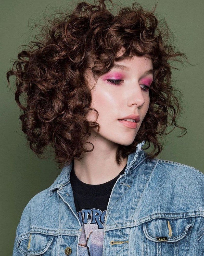 Curly Bob модель