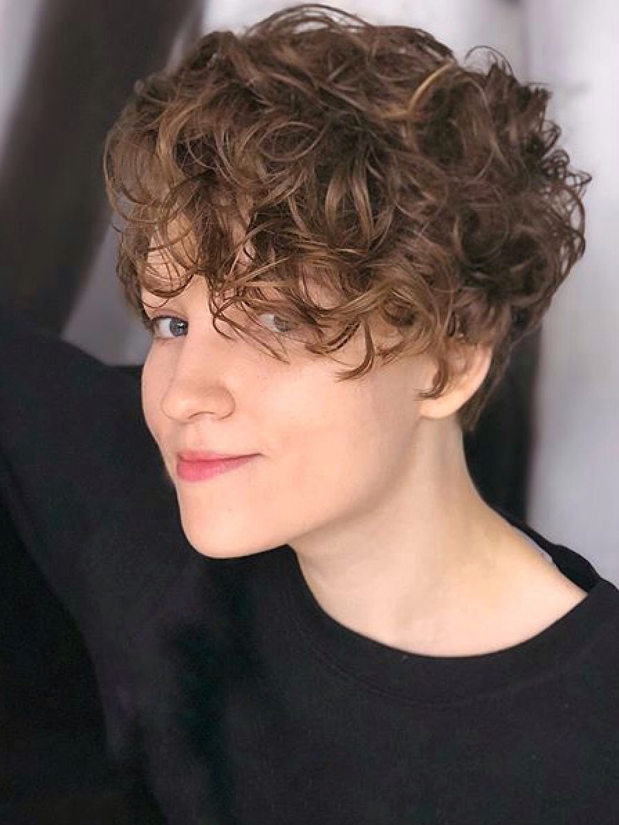 Стрижка Томбой кудрявые