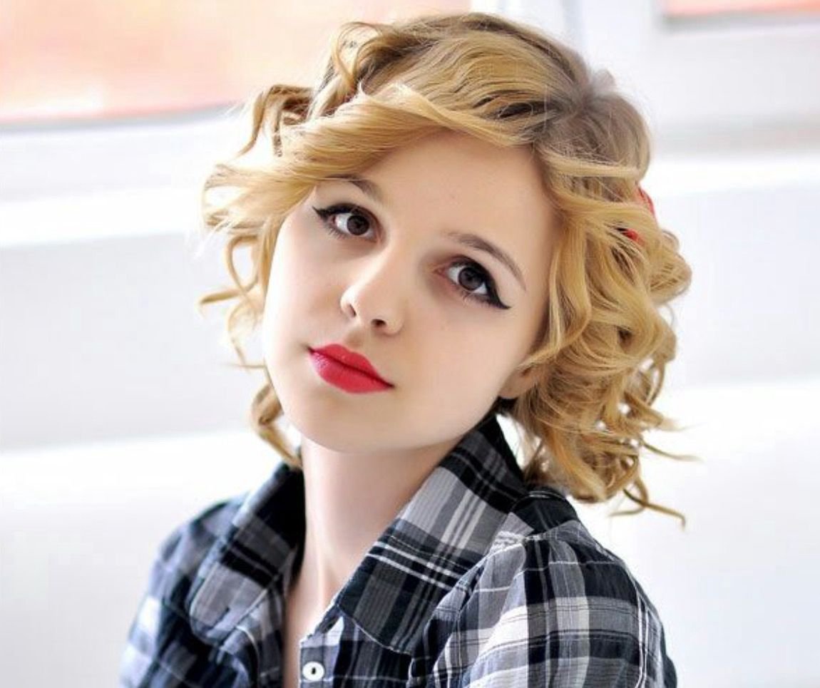 Стрижка для девочки на волнистые волосы