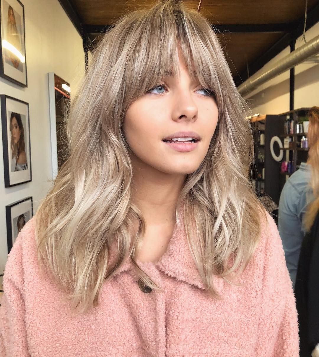 Кристина Базан с челкой