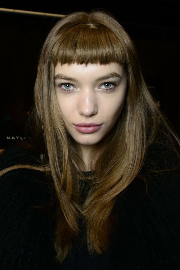 Эбби ли Кершоу с челкой