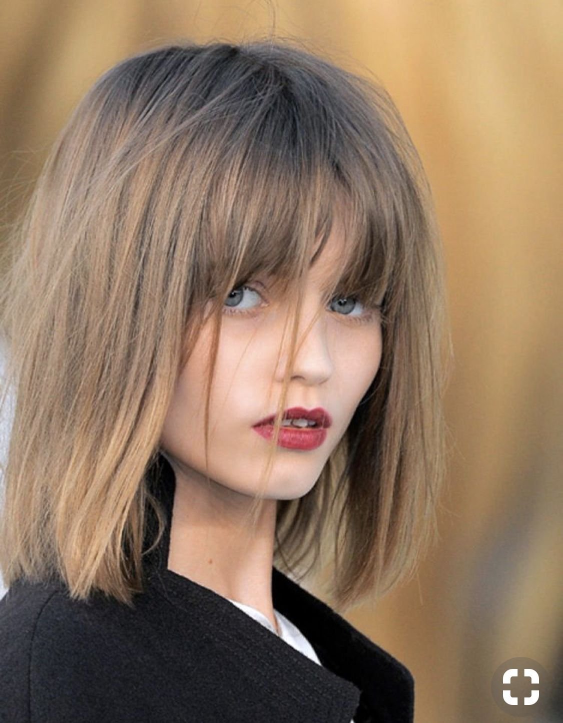 Каре с длинной челкой