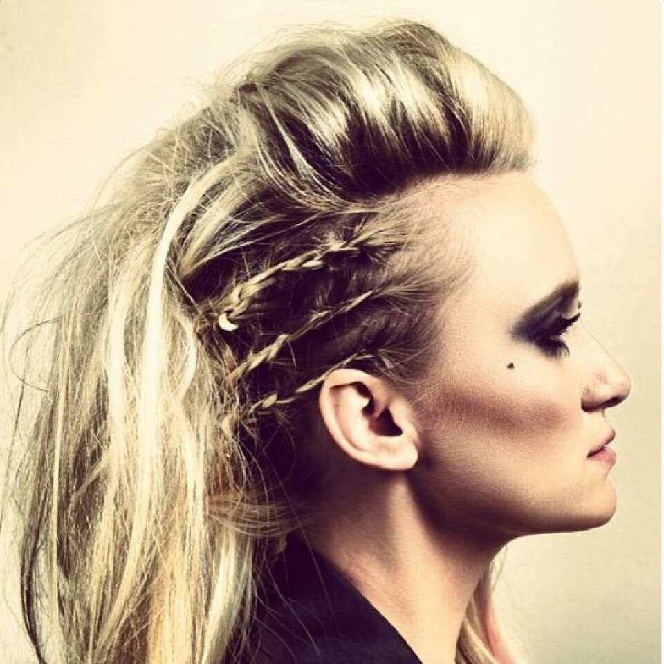 Прическа в стиле рок