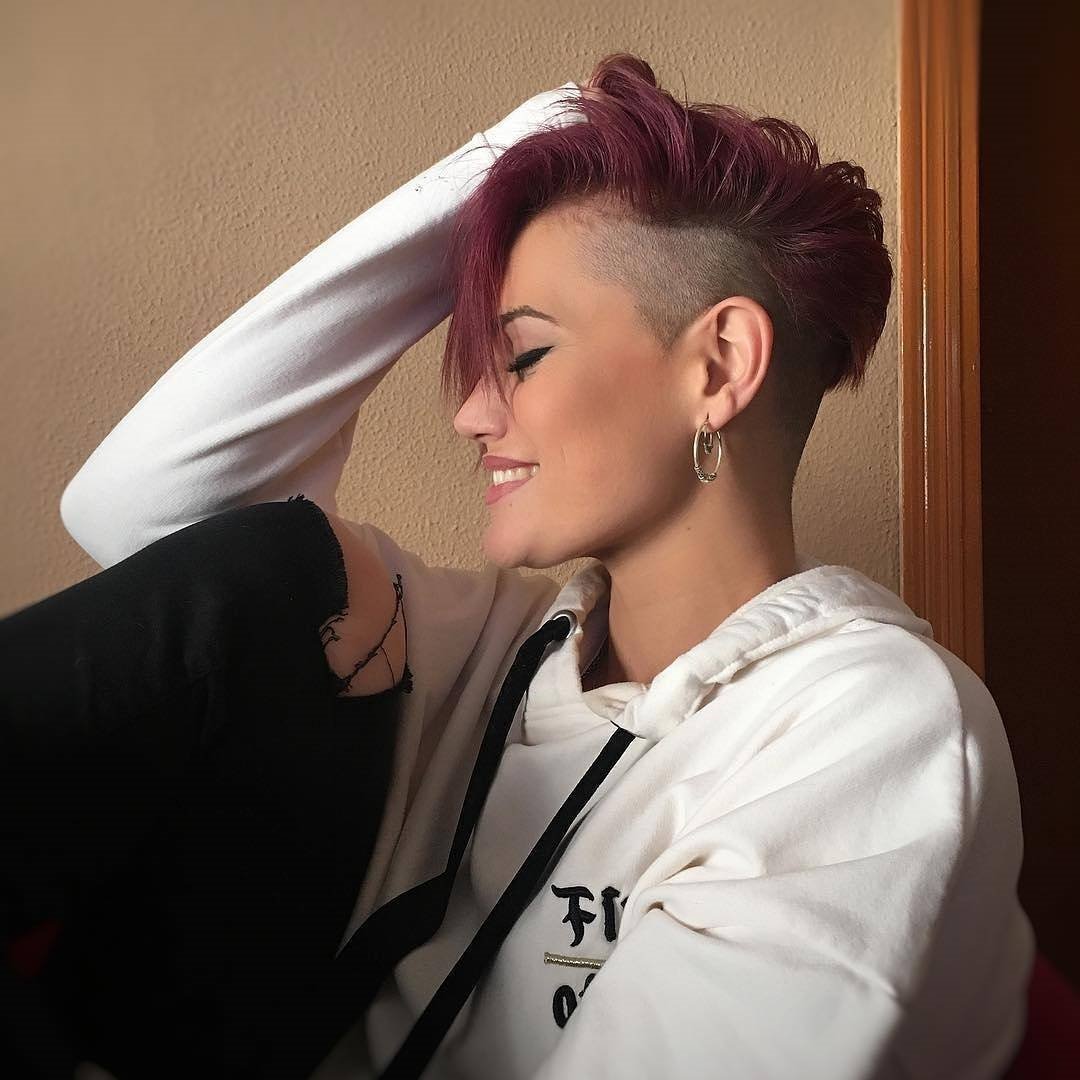 Прическа хвост с косичкой