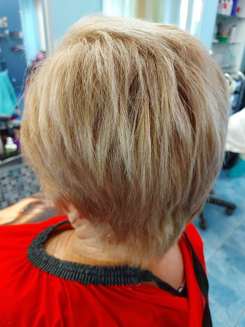 Каре Каскад на короткие волосы вид сзади