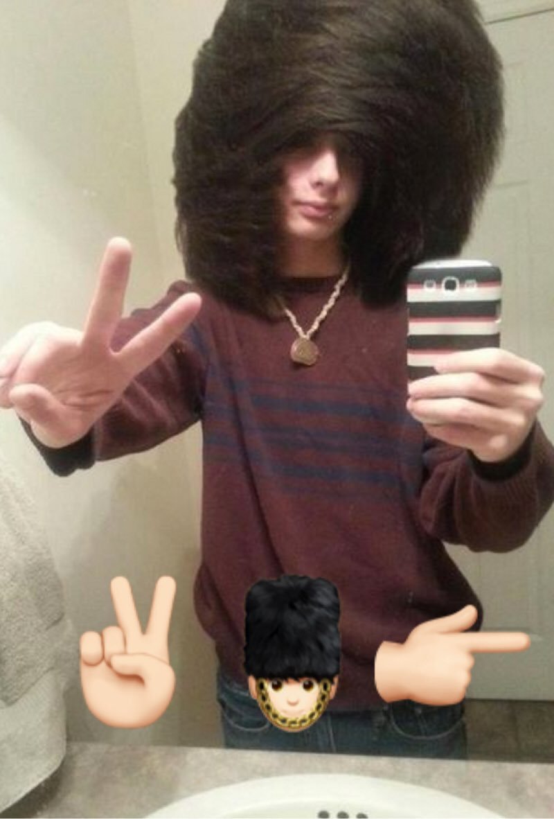 Парни с энергетиками