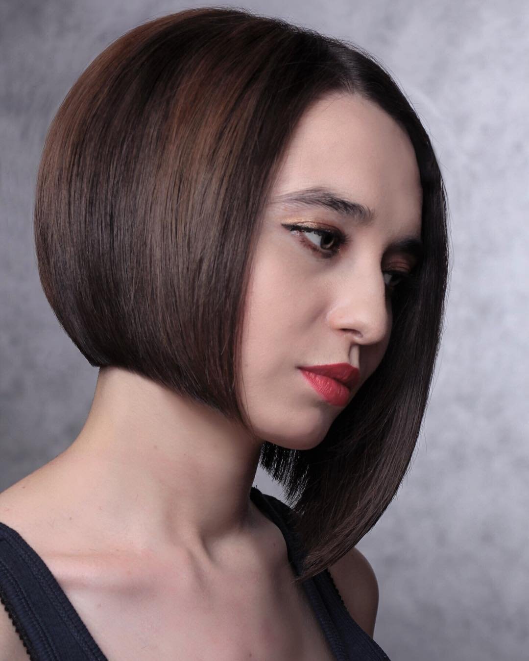 Стрижка Боб-каре на средние волосы