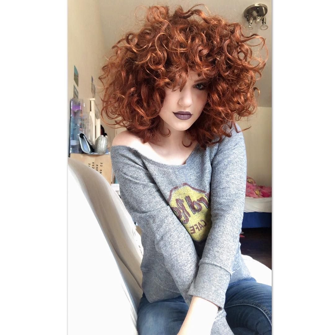 Короткие рыжие кудри