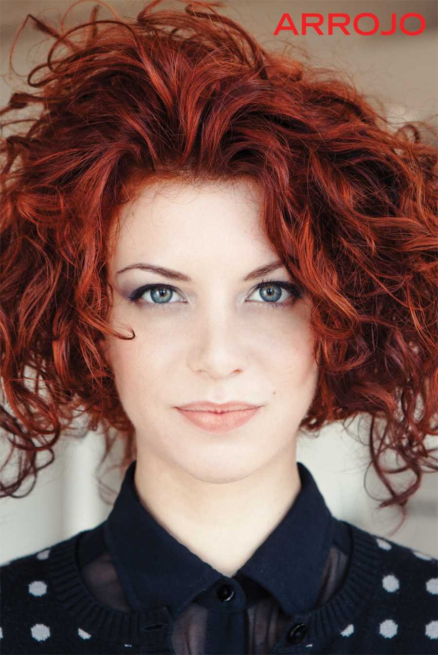 Стрижка на рыжие волнистые волосы 40+