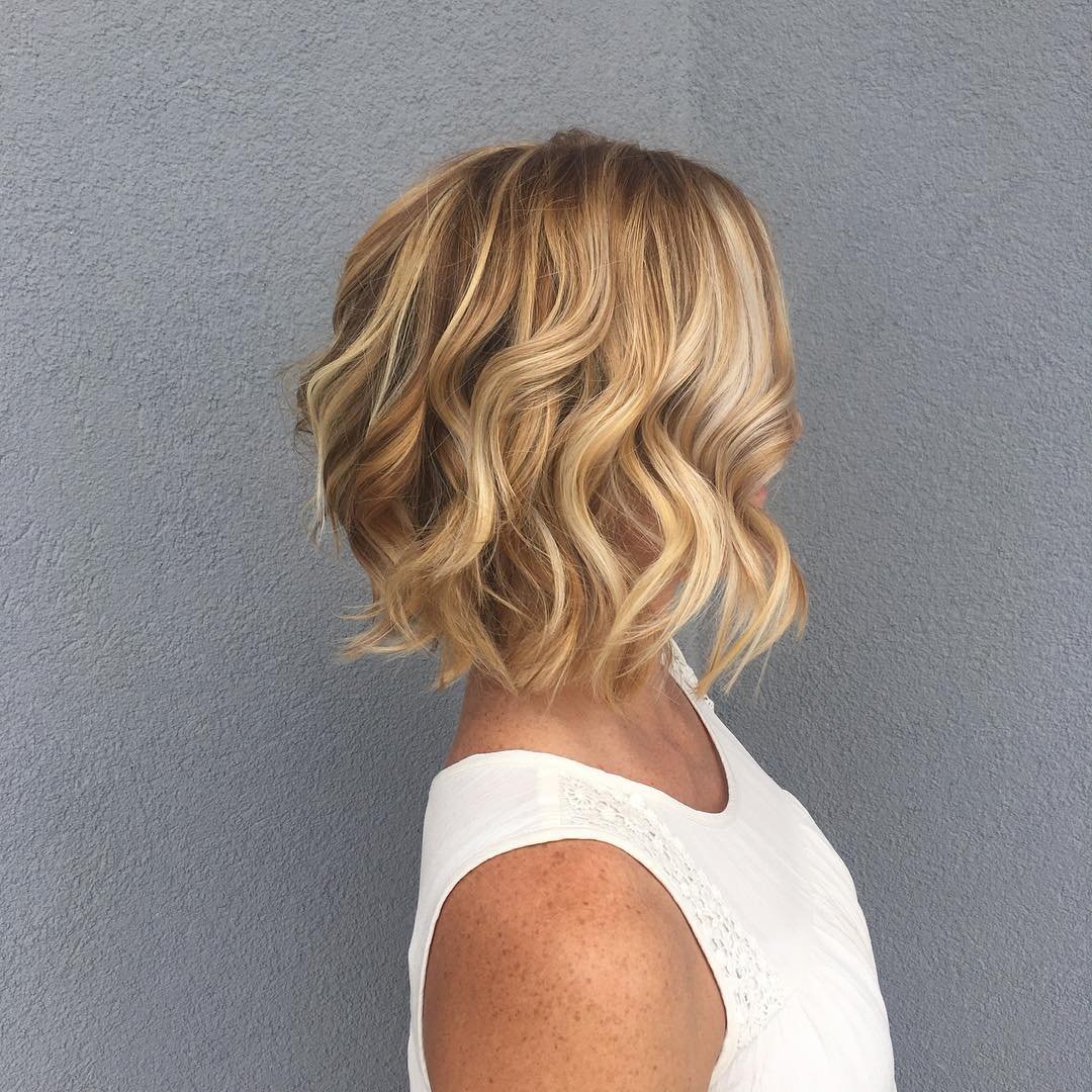 Модные кудри 2022 на средние волосы Локоны на каре