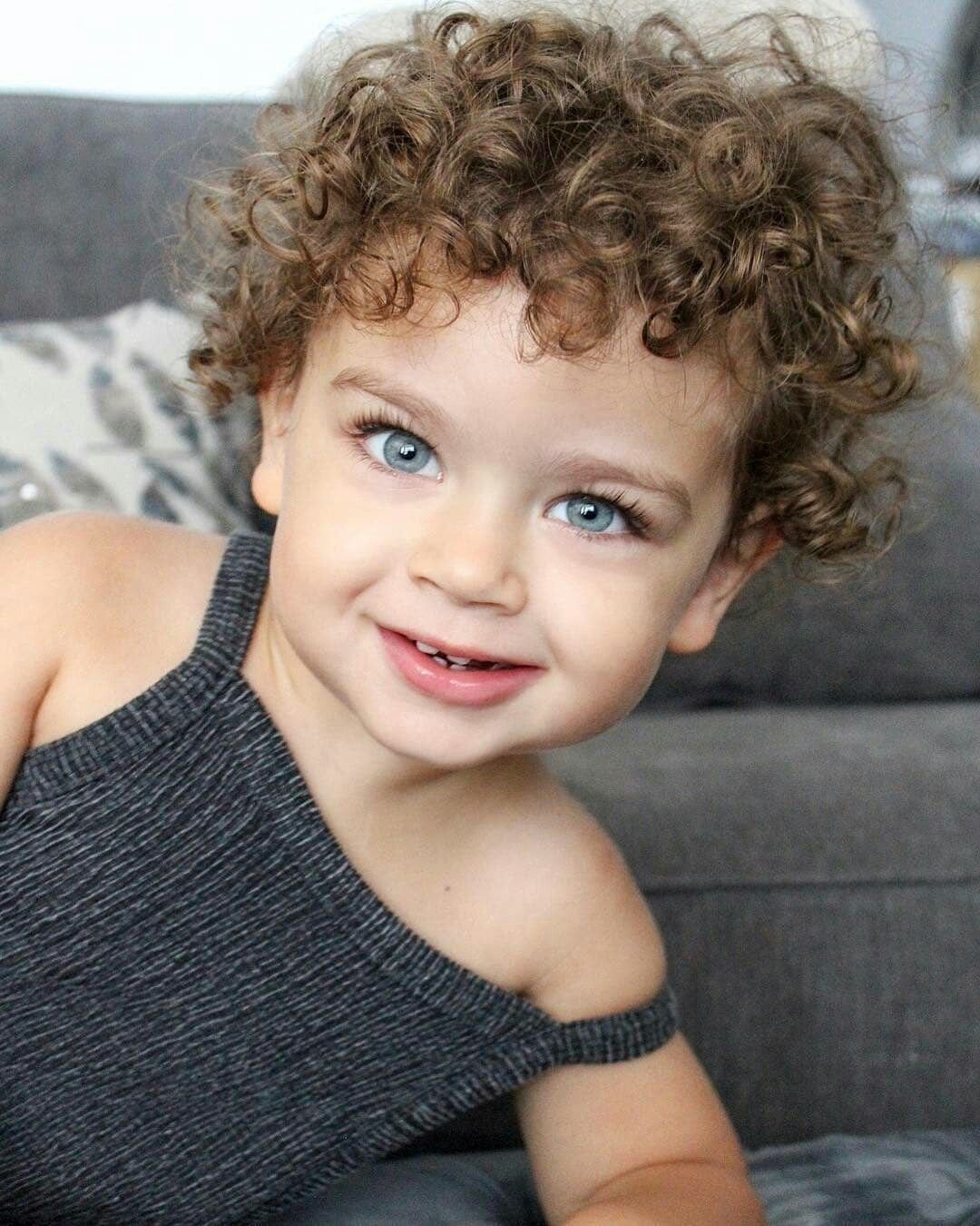 Красивые кучерявые дети