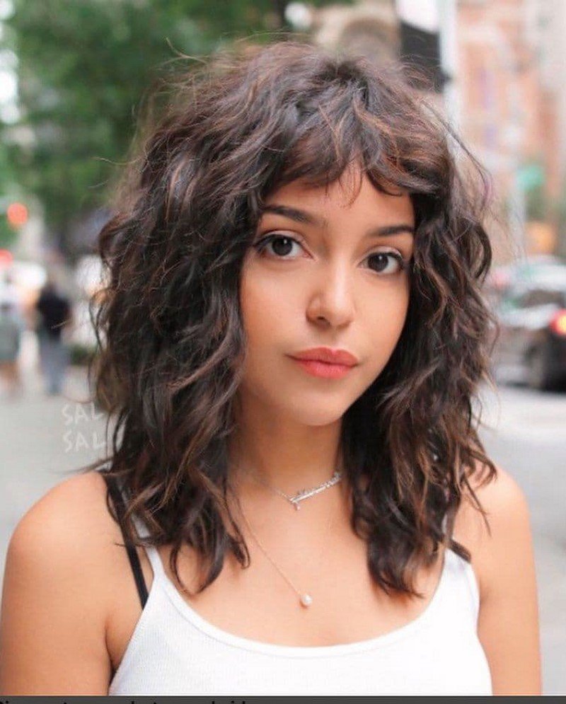 Стрижка Боб Гарсон на кудрявые волосы