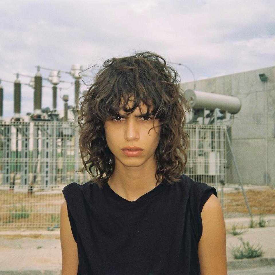 Челка на кудрявые волосы