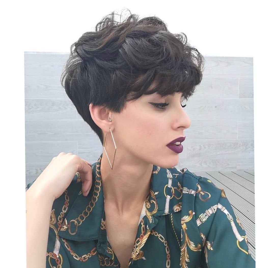 Пикси-Боб на средние волнистые волосы