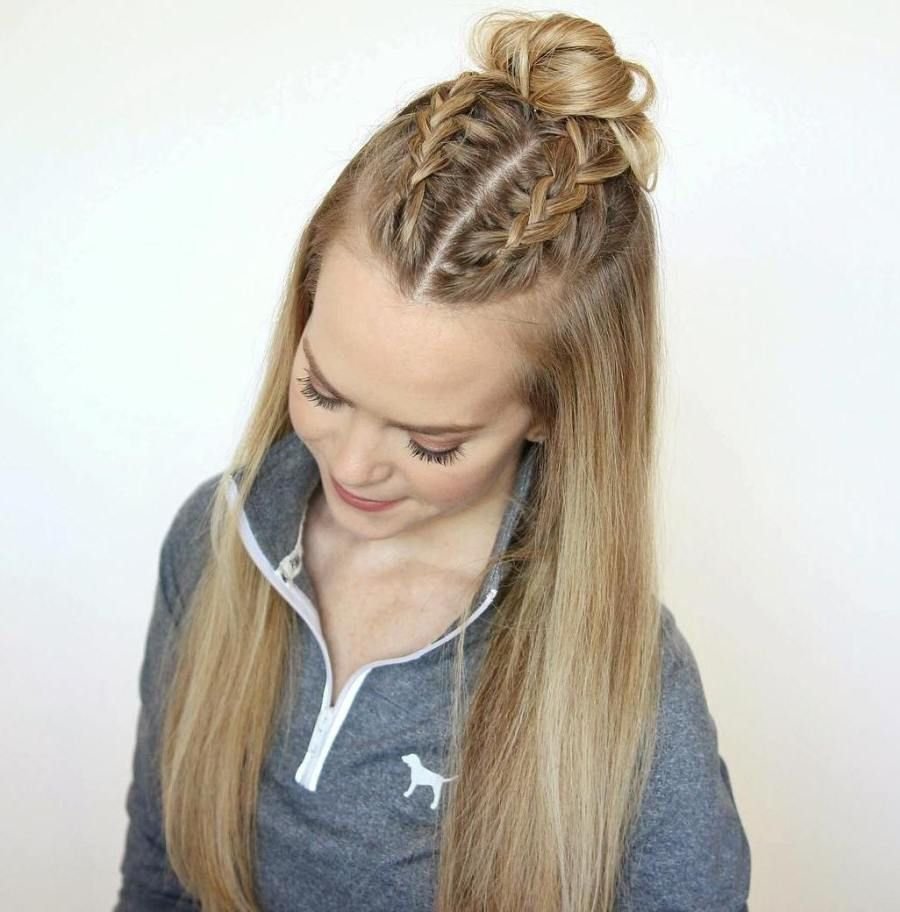 Распущенные волосы с косичками