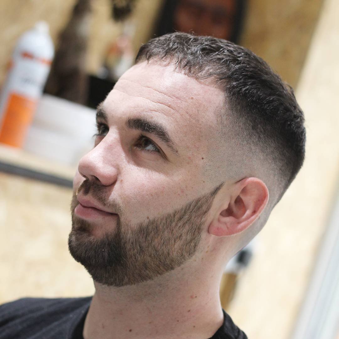 Стрижка Цезарь с залысинами