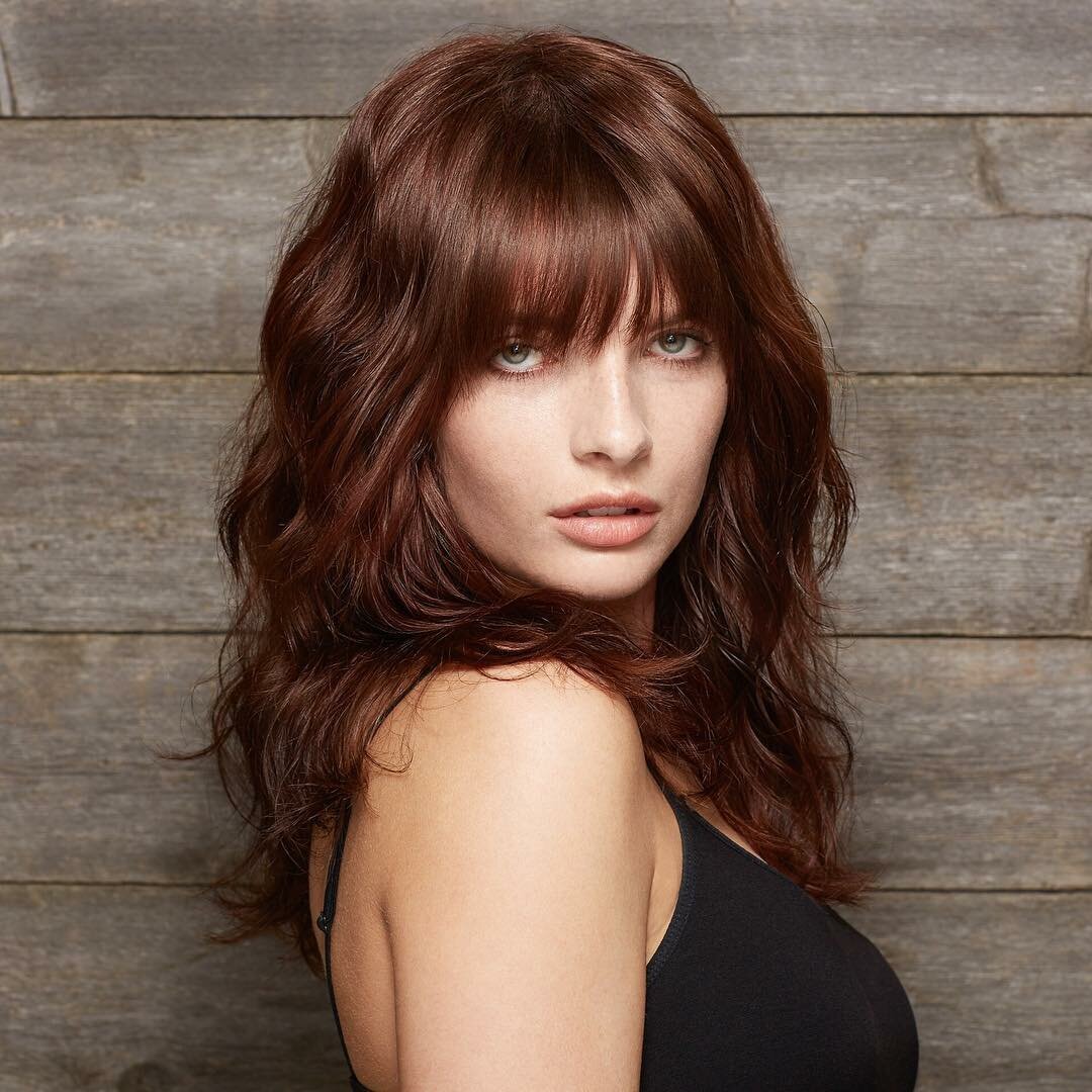 Изабель Дрюммонд с чёлкой