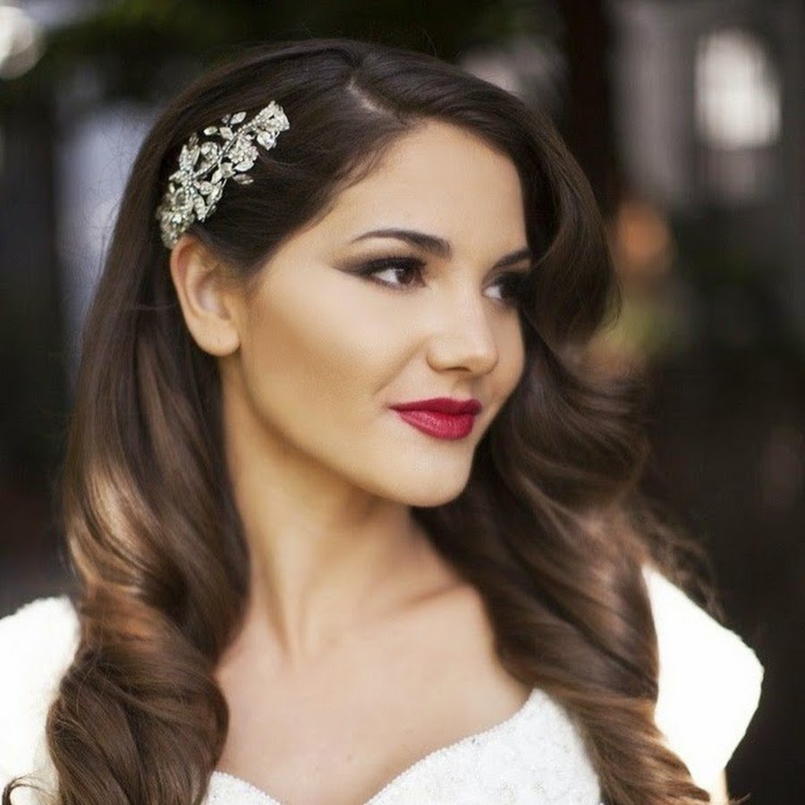 Джессика Альба с темными волосами