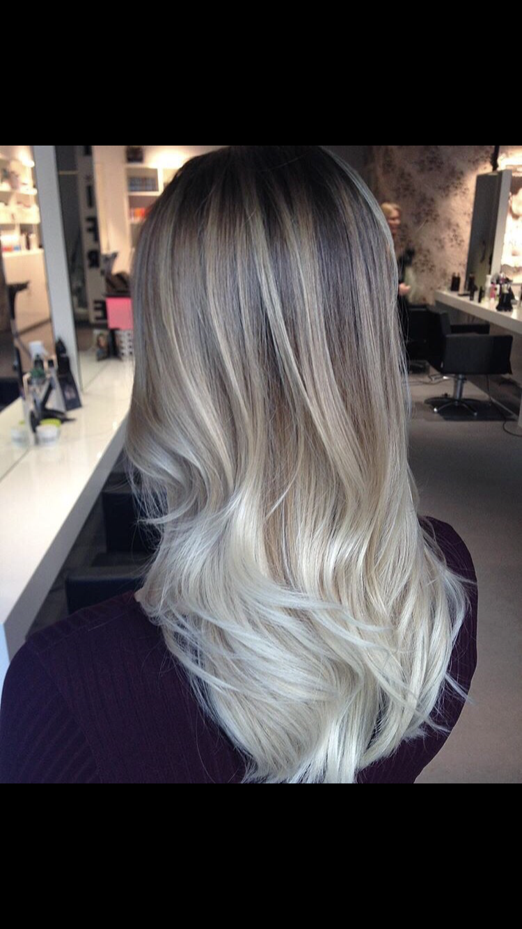 Пепельный блонд шатуш балаяж