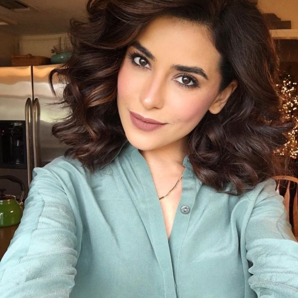 Крупные Локоны на средние волосы