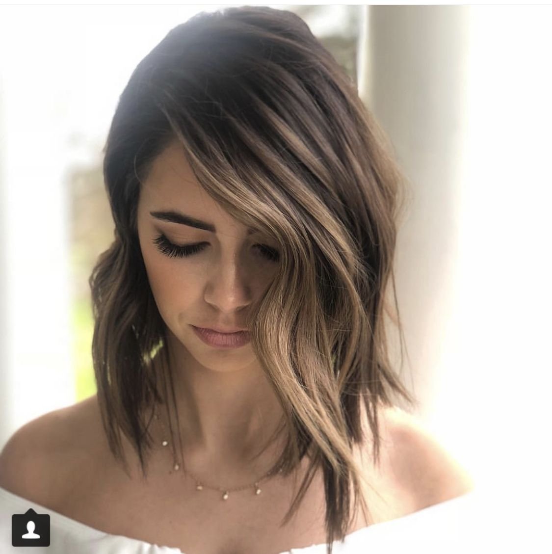 Каре с высветленными прядями у лица