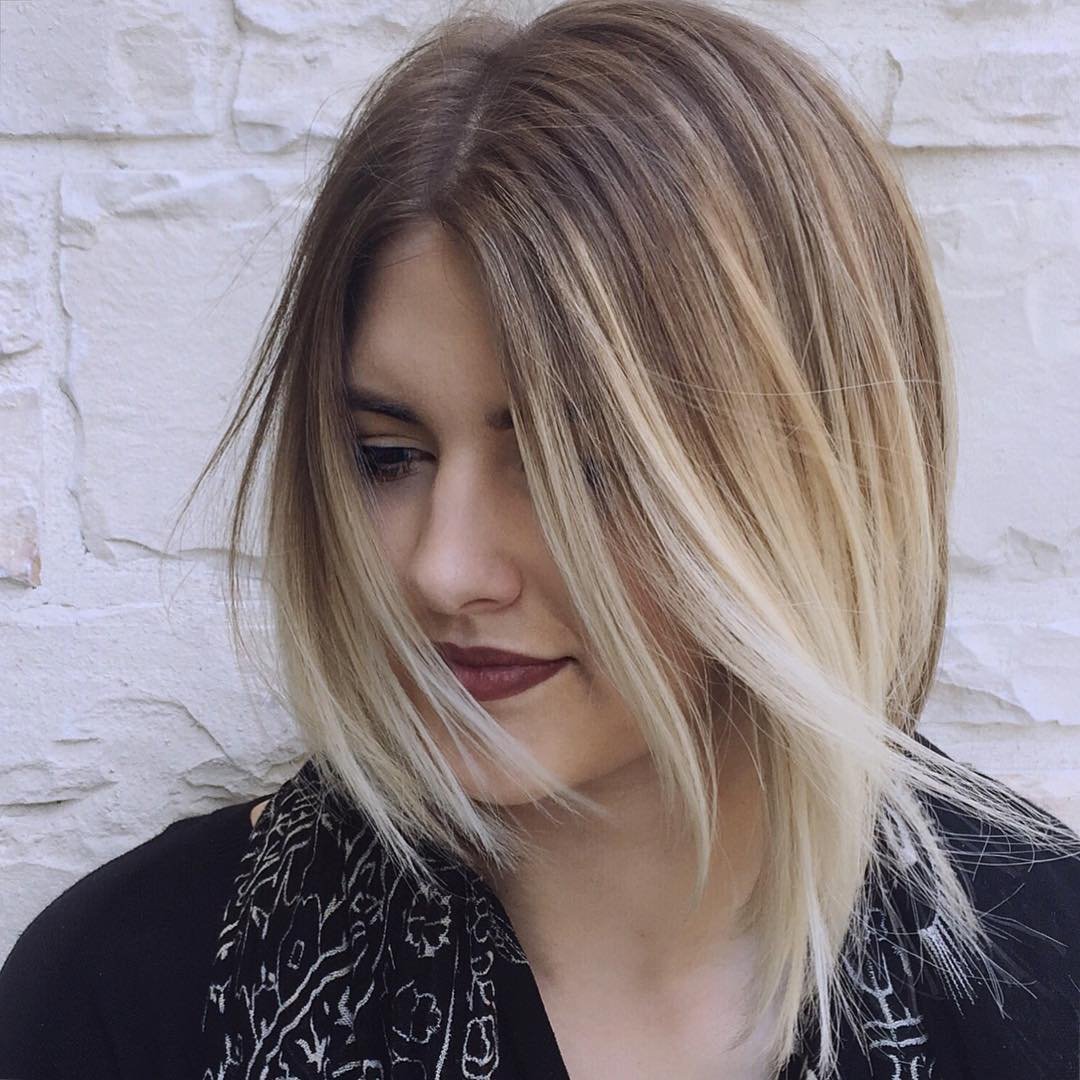 Шатуш блонд каре