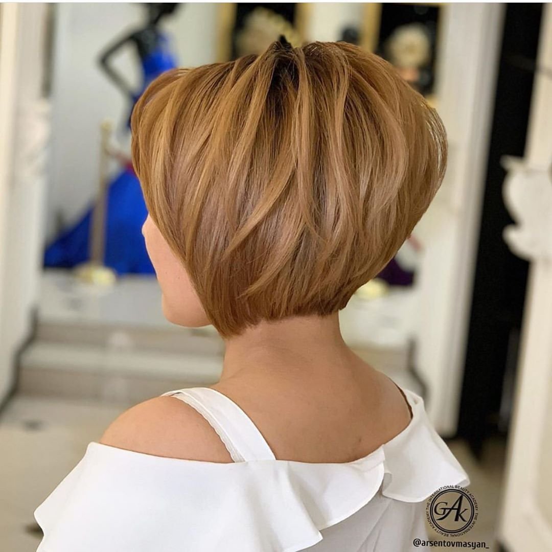 Укладка на каре на ножке