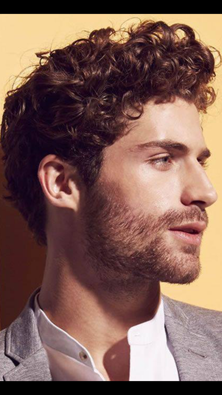 Причёски для кудрявых волос мужские