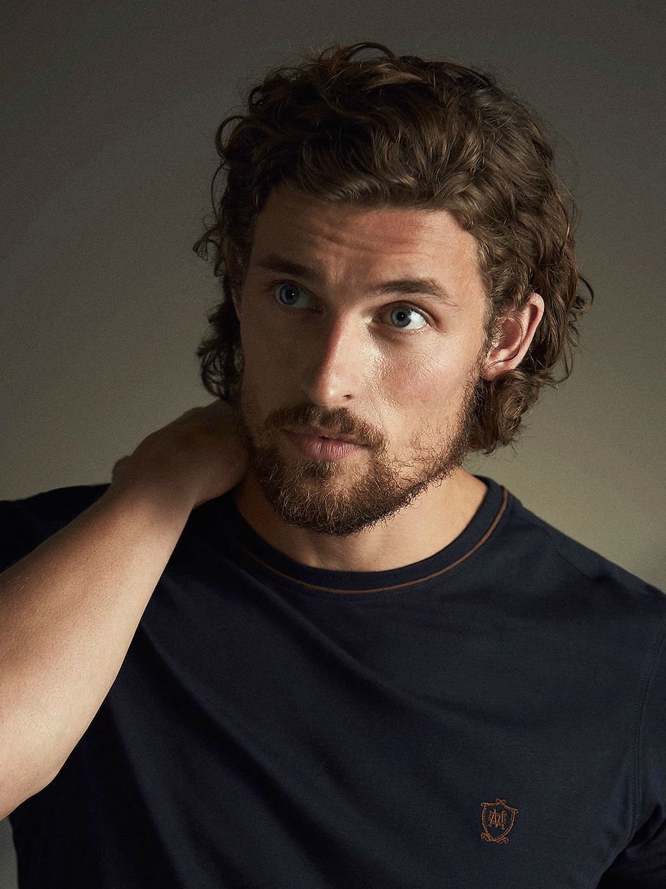 Мужское каре на волнистые волосы