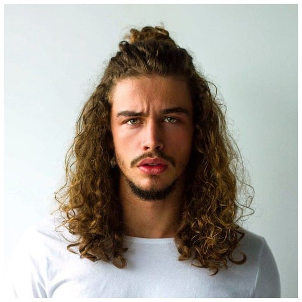 Кит Харрингтон кудрявые волосы