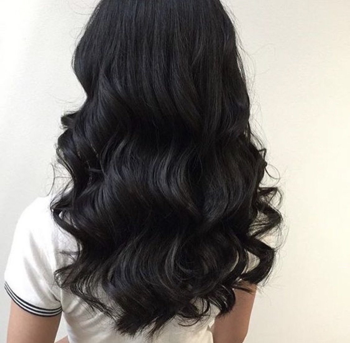 Длинные темные волосы