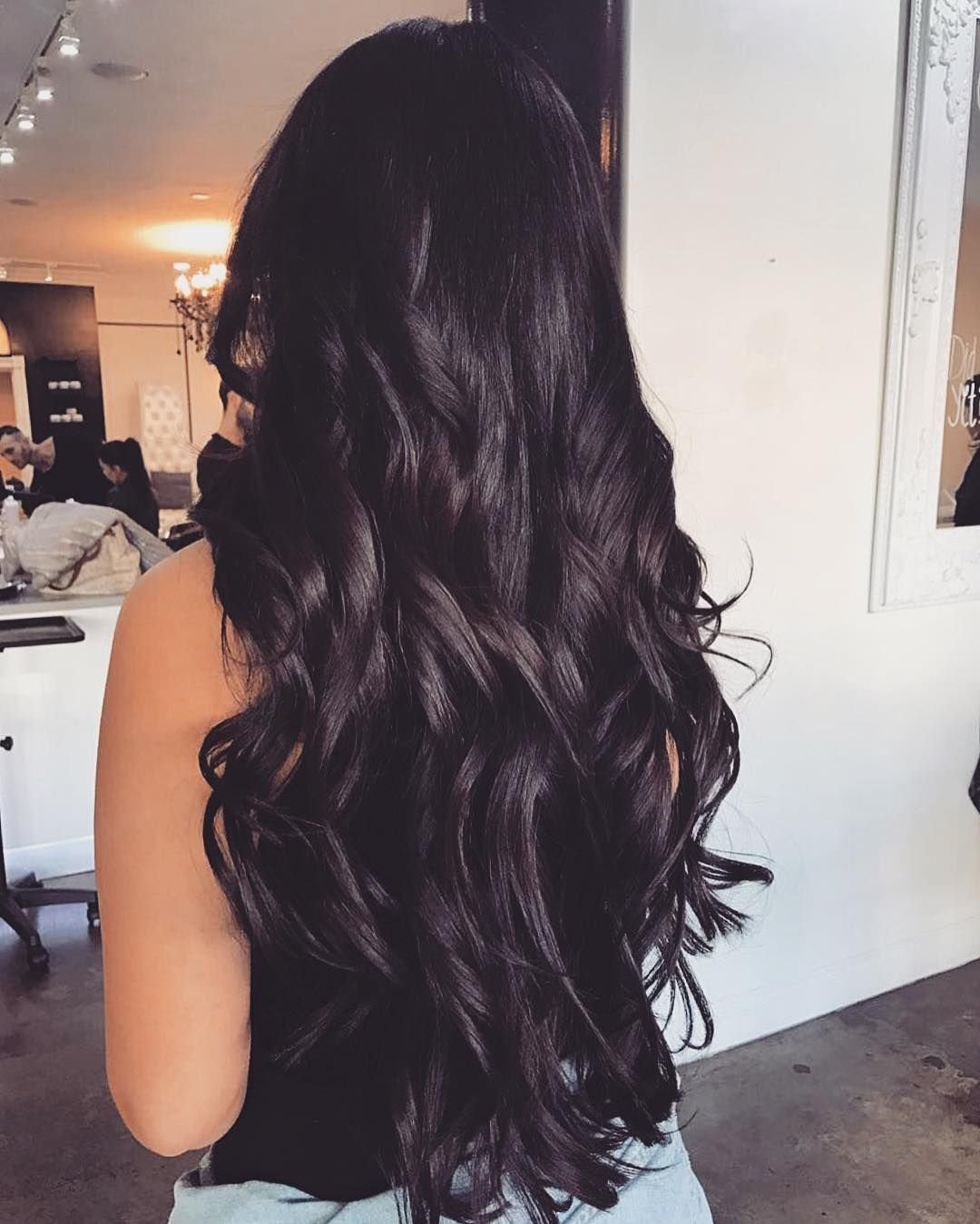 Длинные черные волосы