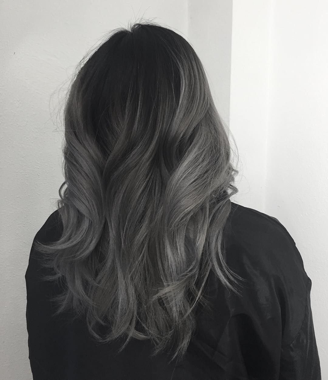 Пепельный цвет волос на темные