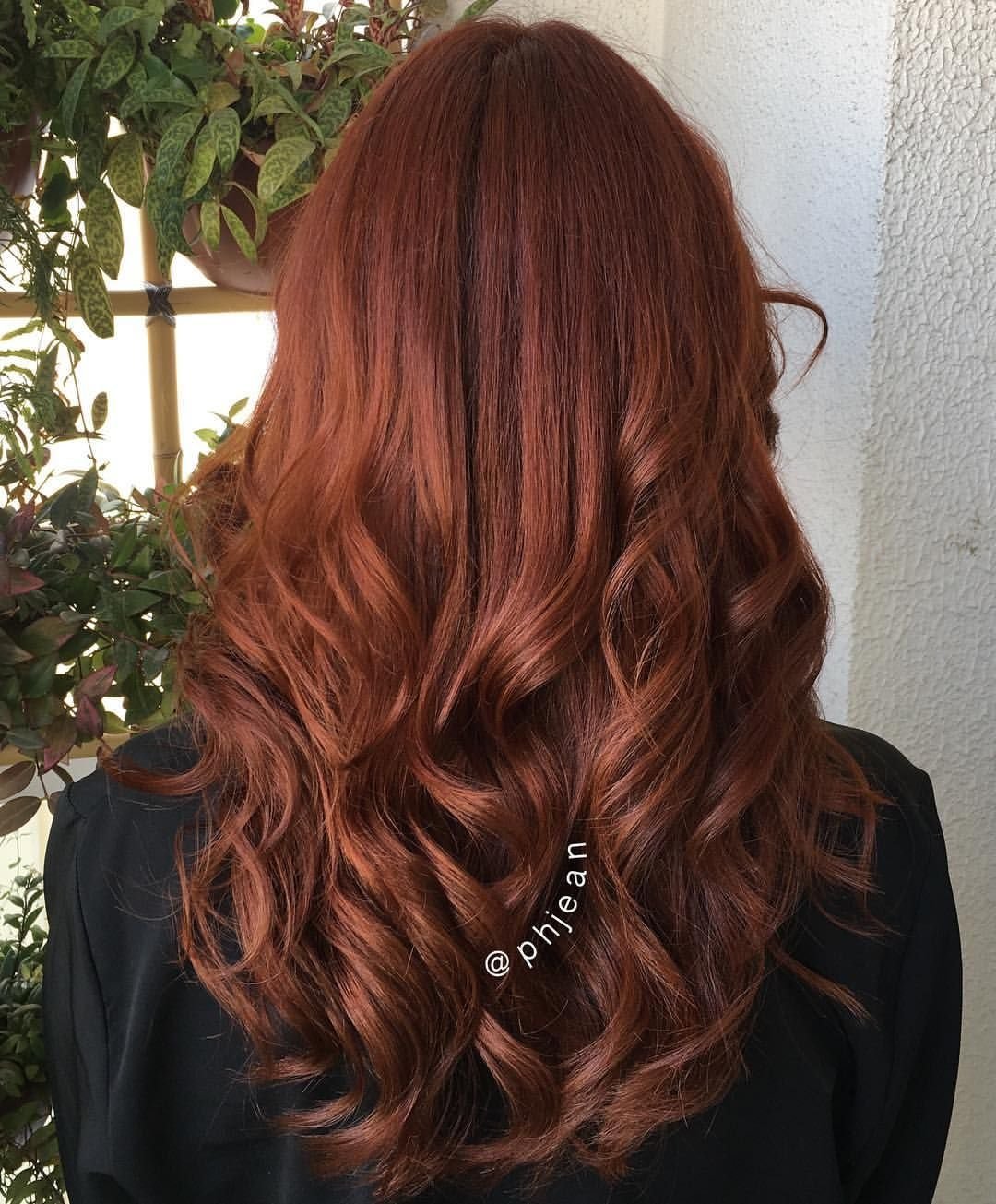 Медно-каштановый махагон цвет волос