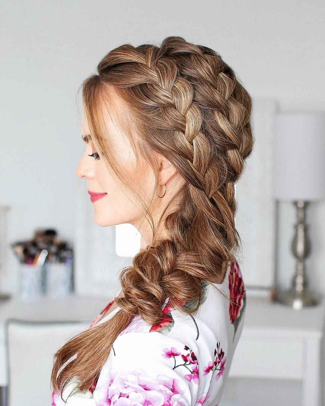 Причёски на выпускной косички