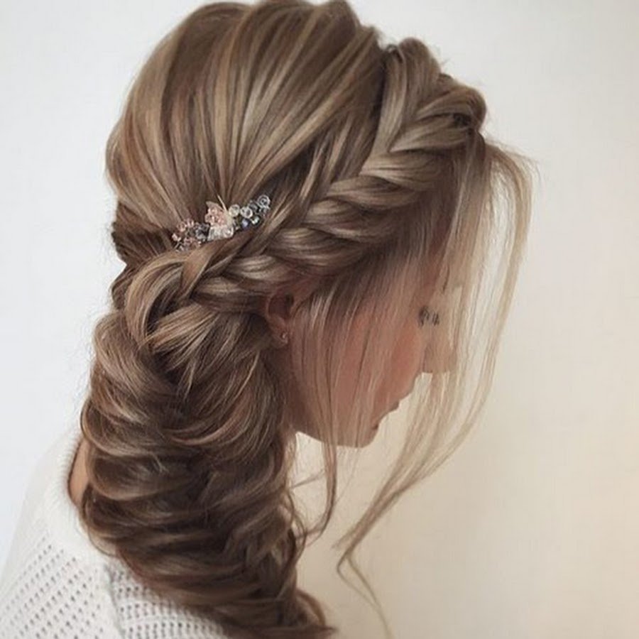 Прически с плетением