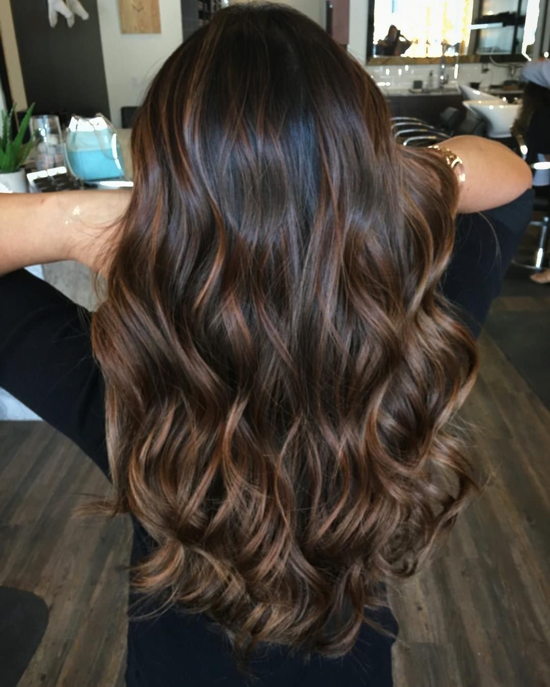 Балаяж на темные вьющиеся волосы