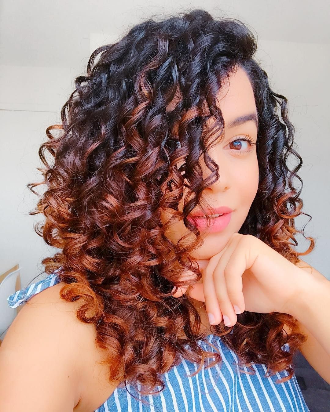 Колорирование на кудрявые волосы